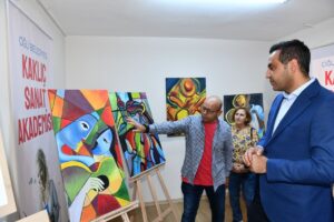 Çiğli Belediyesi Kaklıç Sanat Akademisi’nde altı aydır devam eden yağlı