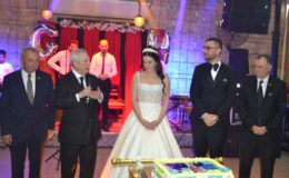 Fenerbahçe Spor Kulubü’ne yeniden aday olan Aziz Yıldırım Manisa’da düğüne katıldı