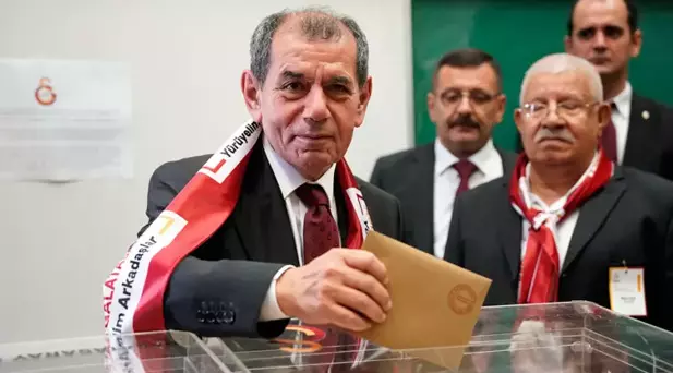 Galatasaray’da Dursun Özbek büyük farkla yeniden başkan