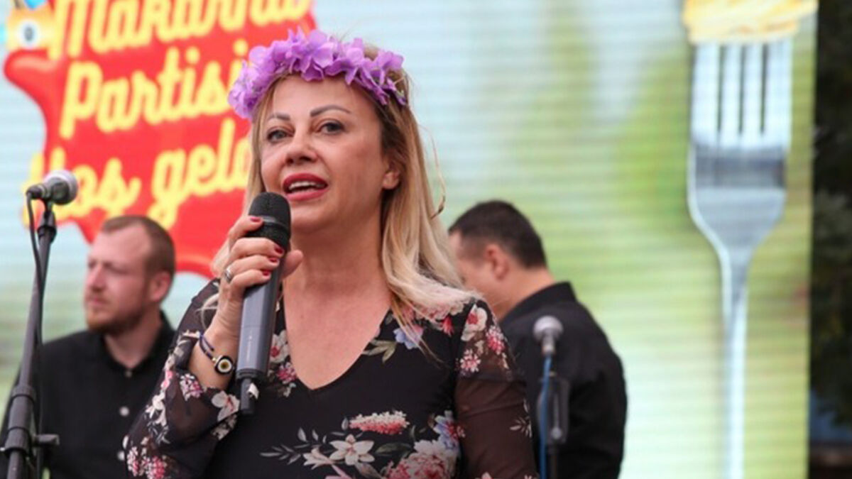 İGC’den bahara merhaba ve teşekkür partisi İzmir Gazeteciler Cemiyeti baharı karşılamak ve gerçek bir demokrasi ve