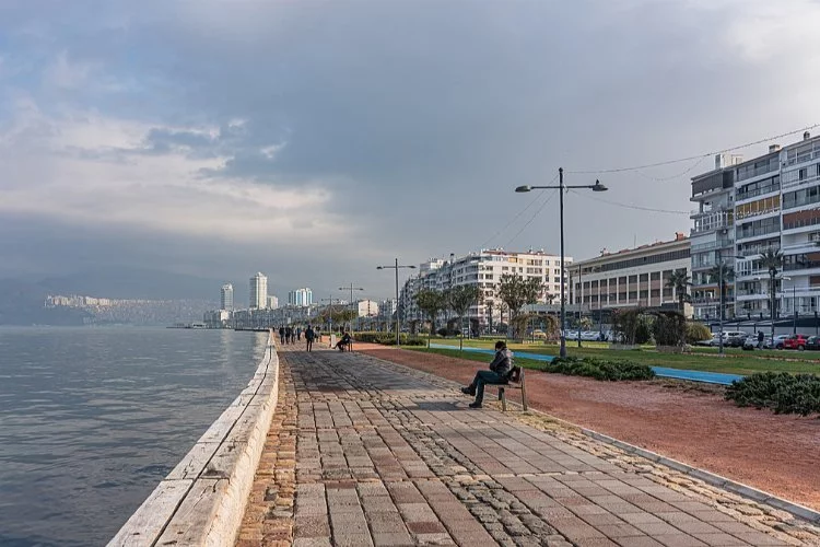 Haftaya Bulutlu Başlangıç! İzmir’in Haftalık Hava Raporu