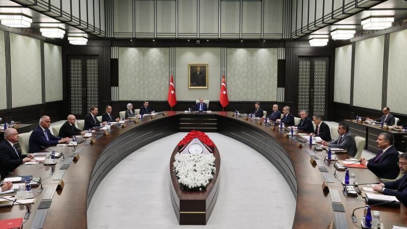 Cumhurbaşkanı Recep Tayyip Erdoğan’ın liderliğinde, Cumhurbaşkanlığı Kabinesi Baştepe’de bir araya