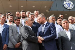 CHP İzmir İl Yönetimi, Buca Belediye Başkanı Görkem Duman’ı makamında