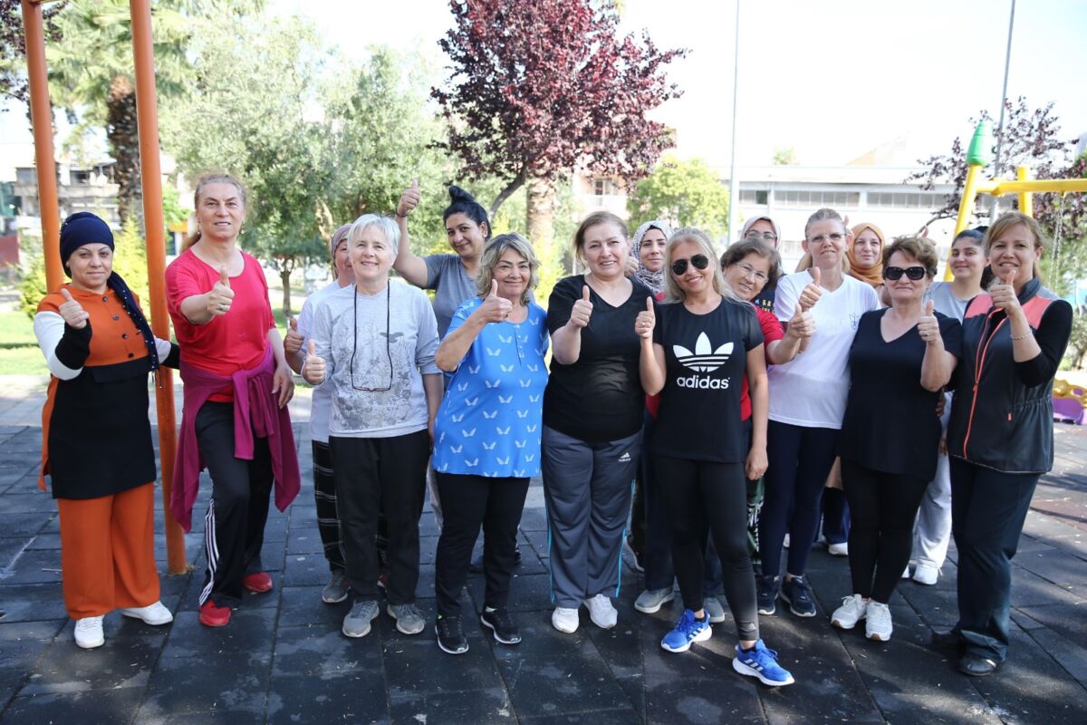 Konak Belediyesi’nin ilçenin farklı noktalarındaki parklarda eşzamanlı olarak düzenlediği Açık