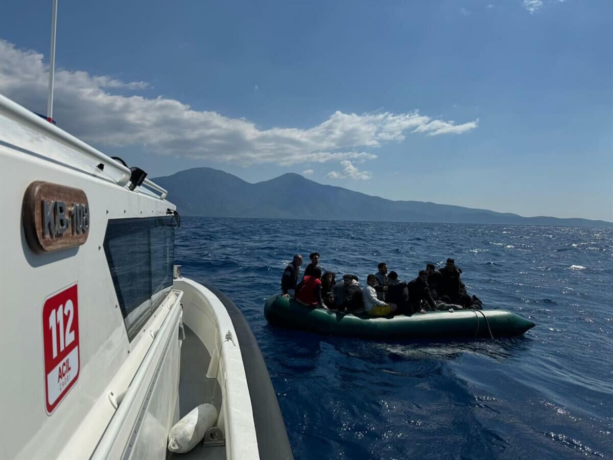 Aydın’ın Kuşadası ilçesi açıklarında, Yunanistan unsurları tarafından Türk kara sularına