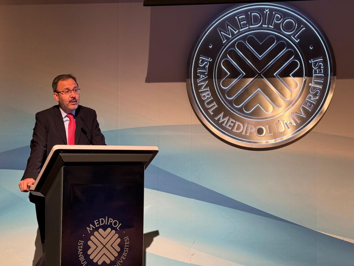 Önceki dönem Gençlik ve Spor Bakanı, Ak Parti İzmir milletvekili