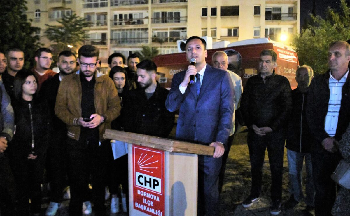 Başkan Eşki “Üç Fidan”ı andı Bornova Belediye Başkanı Ömer Eşki, CHP Bornova İlçe Başkanlığı’nın düzenlediği