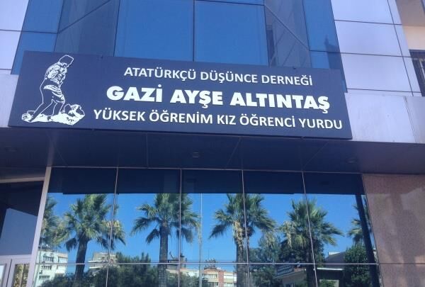 Demokrat Gündem’in haberi yankı yarattı: ADD Başkanı Bozkurt’tan hamle; İzmir’deki yurt ihalesi yeniden gözden geçirilecek