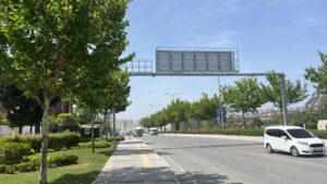 İzmir Büyükşehir Belediyesi’nin kendi kaynaklarıyla yapımını sürdürdüğü, Üçyol-Dokuz Eylül Üniversitesi