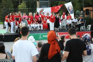 Engelli bireylerin hakları için mücadele eden ve toplumsal yaşamda aktif