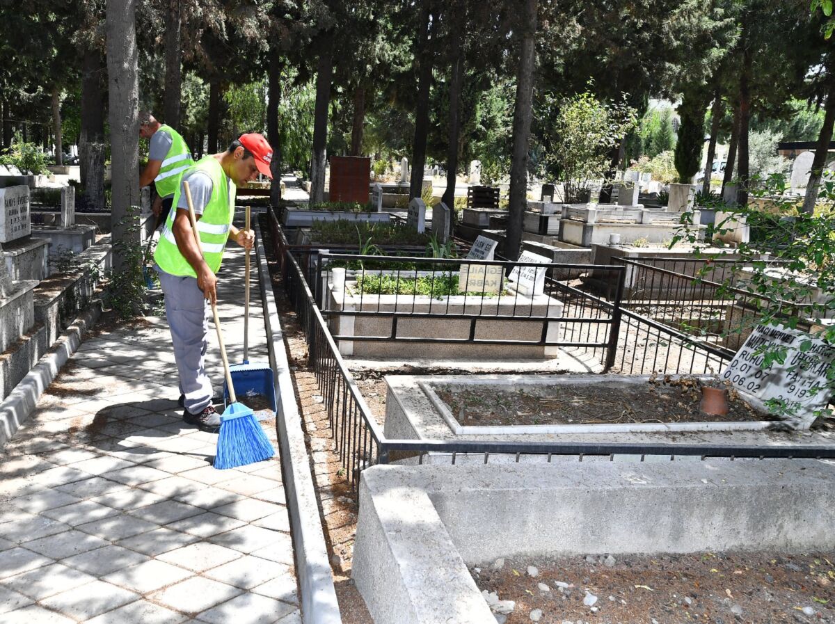 İzmir Büyükşehir Belediyesi Mezarlıklar Dairesi Başkanlığı, Kurban Bayramı öncesi kentteki