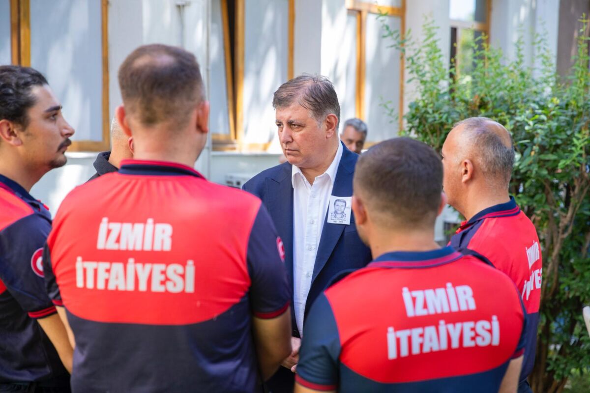 Bayındır’da dün Yakacık Mahallesi’nde zeytinlik ve makilik alanda çıkan yangın