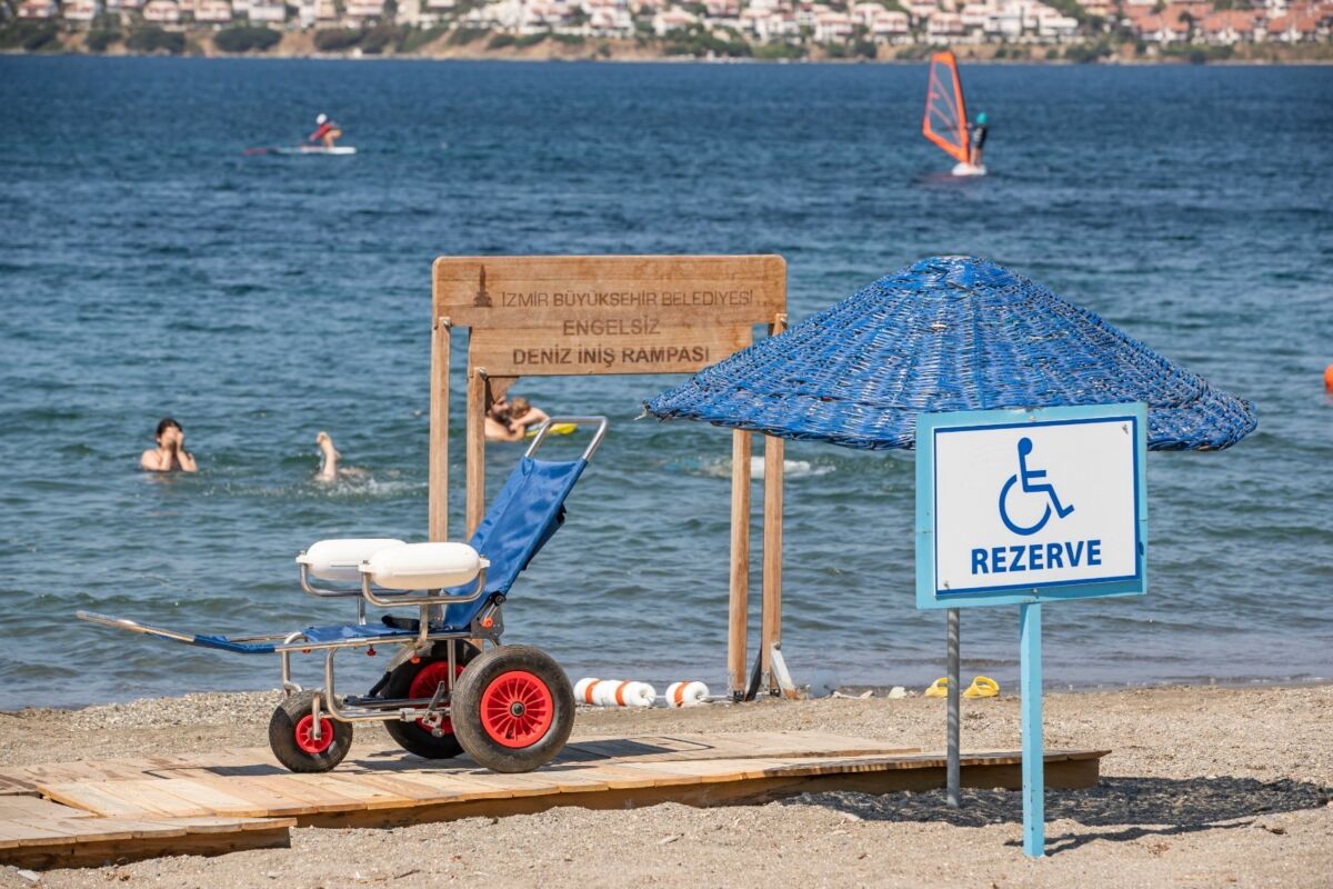 İzmir’in engelli dostu plajları Engelliler, Çeşme, Dikili, Karaburun, Menderes, Seferihisar ve Selçuk’taki kıyı rampası