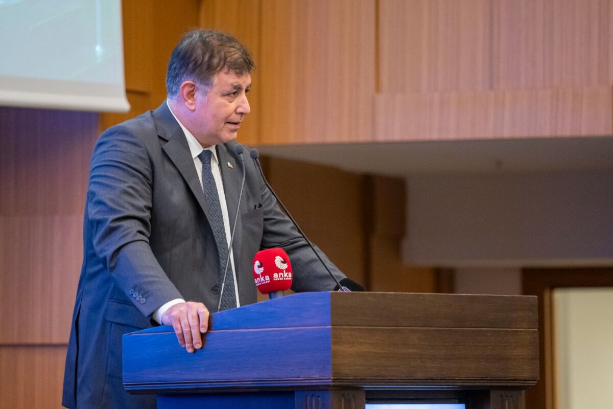 İzmir Büyükşehir Belediye Başkanı Dr. Cemil Tugay, Ege Bölgesi Sanayi