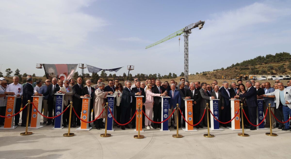 İzmir’e dünya çapında, çevreci ve son teknolojiye sahip bir eğitim