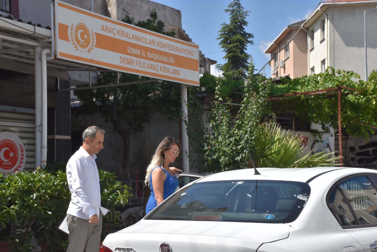 Demir, araç kiralama şirketlerinin müşterilere araçlarını emanet ederken aldığı çeşitli