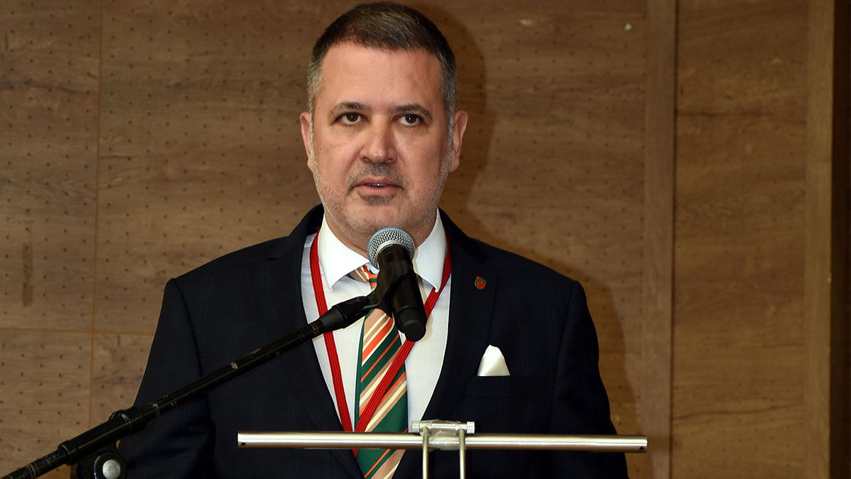 Karşıyaka’da Ergüllü güven tazeledi İzmir temsilcisi Karşıyaka Spor Kulübü’nün olağan genel kurulunda seçime tek