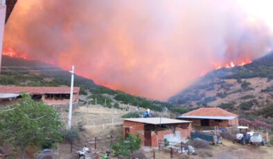 Manisa’da orman yangını| İki mahalle tedbir amacıyla boşaltıldı