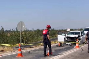 Kaza, saat 14.30 sıralarında, Gümüldür- Özdere yolu üzerinde meydana geldi.