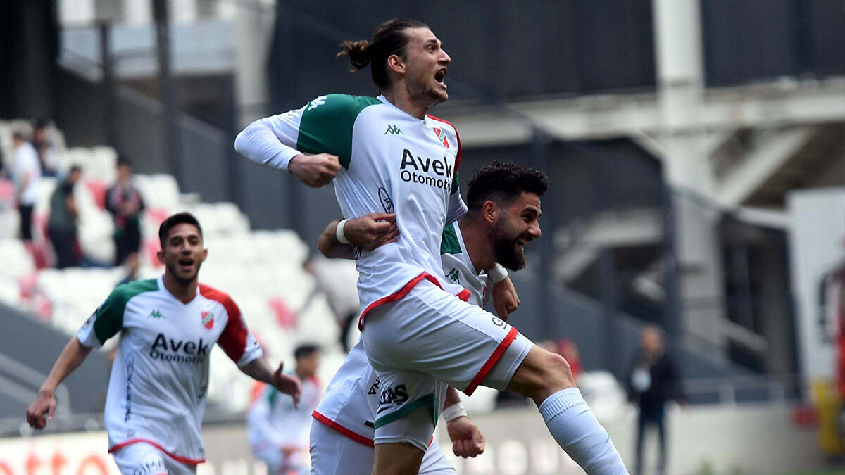 TFF 3’üncü Lig’de iç transfer harekatına yıldız kanat oyuncusu Enes