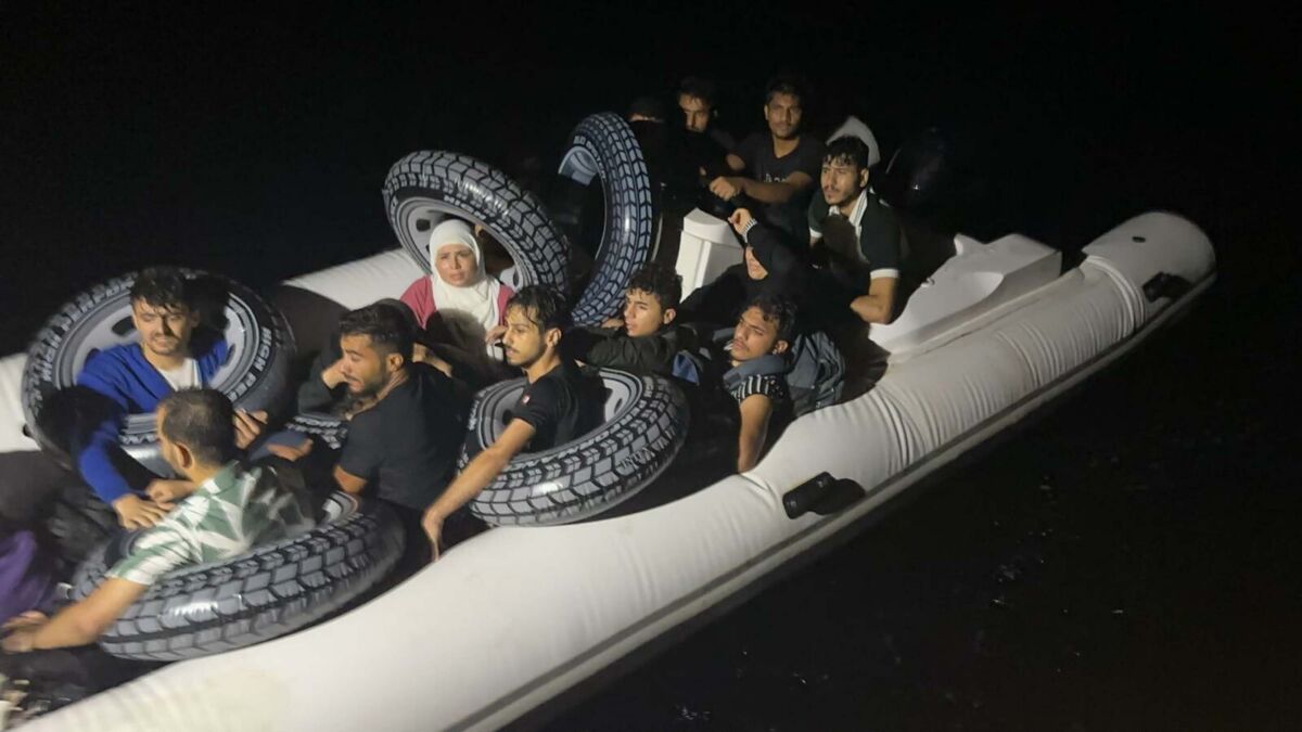 MUĞLA’nın Bodrum ilçesinde, yurt dışına çıkmaya çalışan lastik bottaki 16