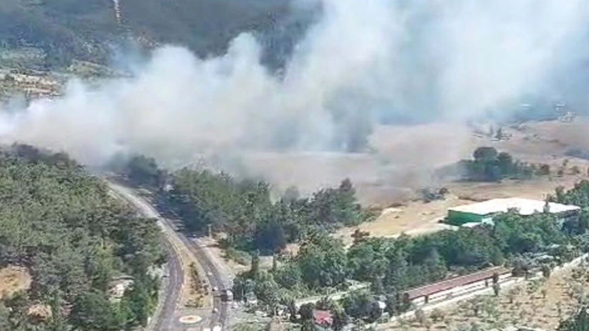 İzmir’de orman yangını… Havadan müdahale ediliyor