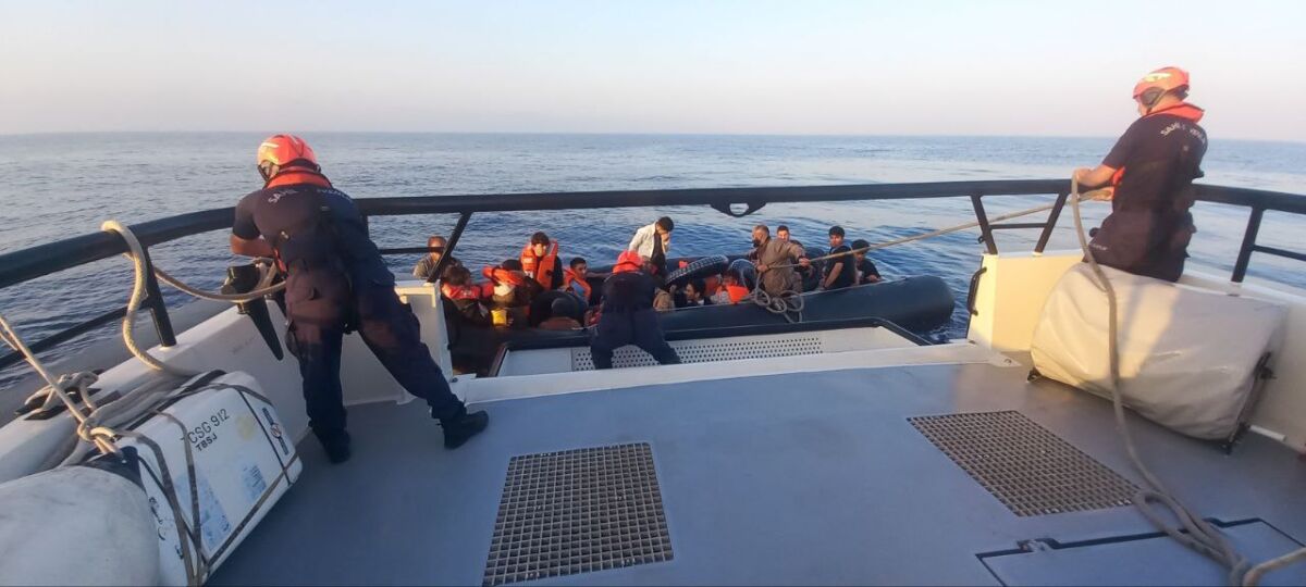 İzmir’in Urla ilçesinde, yasadışı yollarla Yunanistan adalarına geçmeye çalışan bir