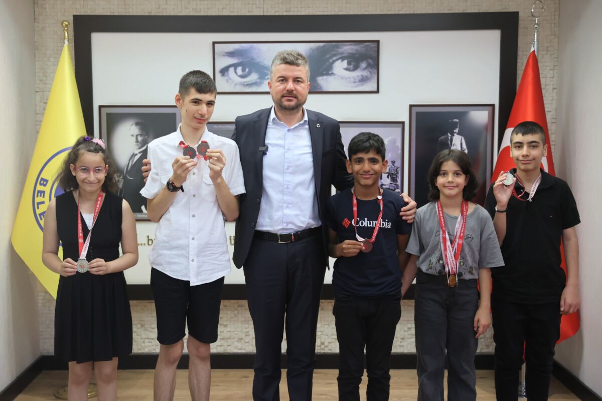 Buca Belediye Başkanı Görkem Duman,  Müşerref Mahmut Tınaz Ortaokulu’nun Konya’da