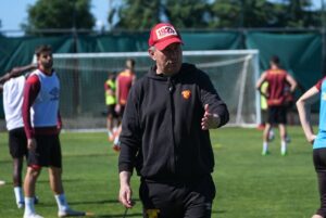 Göztepe Teknik Direktör Stanimir Stoilov yönetimindeki ilk idmanını dün Urla