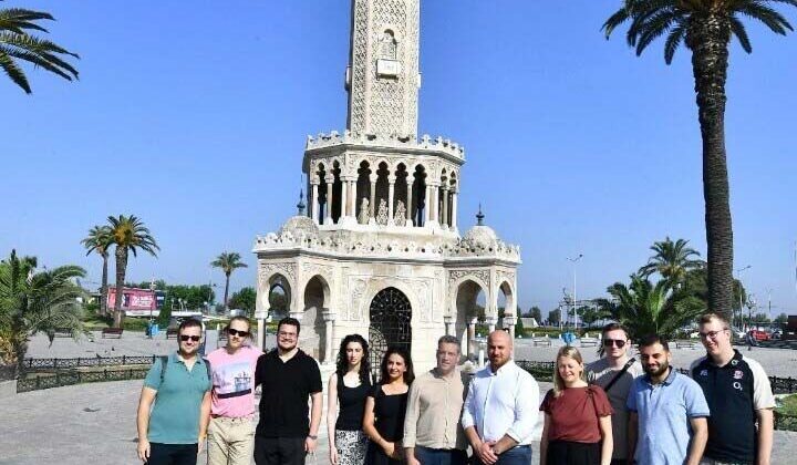 Bremenli gençler İzmir’i keşfetti: Başkan Tugay’ı ziyaret etti