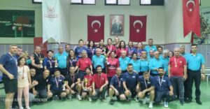 İzmir Atatürk Stadyumunda gerçekleştirilen turnuvada 10 takım kıyasıya mücadele etti.