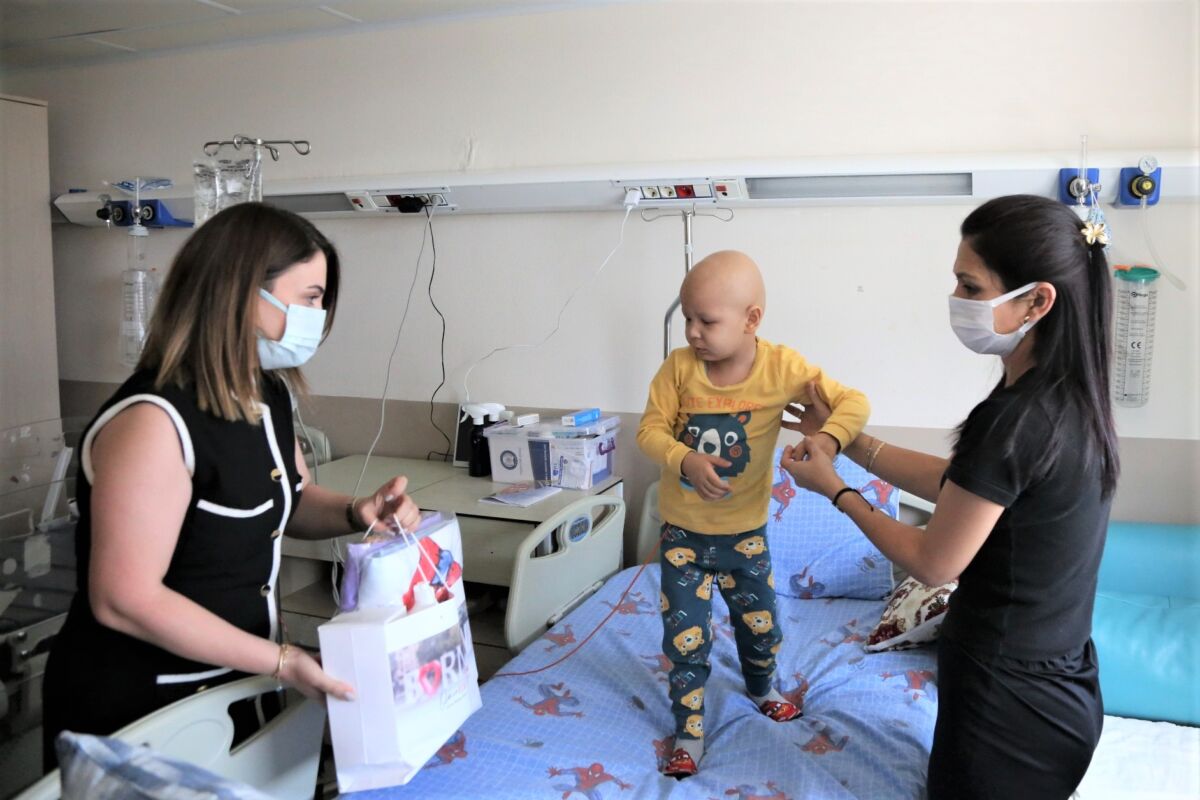 Bornova Belediyesi, başta hematoloji ve onkoloji bölümleri olmak üzere zorlu