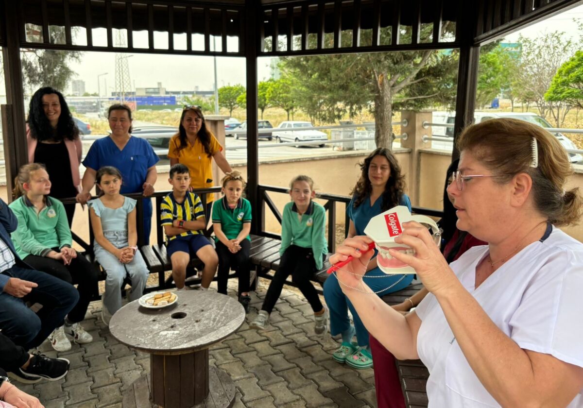 Bornova Belediyesi çocuklara yönelik diş taraması ile ağız ve diş