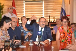 İzmir Büyükşehir Belediye Başkanı Cemil Tugay’dan randevu isteyerek konuyu şahsen