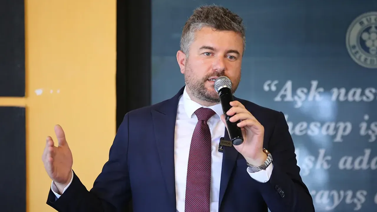 Buca Belediye Başkanı Görkem Duman, Buca’da yollarla ilgili şikayetlerin çok