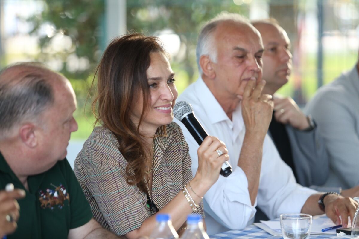 Karşıyaka Belediye Başkanı Yıldız Ünsal, “Karşıyaka’yı birlikte yöneteceğiz” sloganıyla gerçekleştirdiği