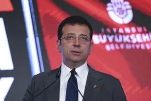 TTB’nin Ankara’da düzenlediği seçimlerde İmamoğlu, Trabzon Büyükşehir Belediye Başkanı Ahmet