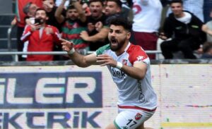 Karşıyaka’da geçen sezon 26 maçta 13 golle takımın en skorer