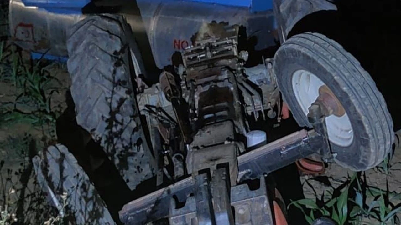 İzmir’in Tire ilçesinde yaşanan üzücü bir kazada, devrilen traktörün altında