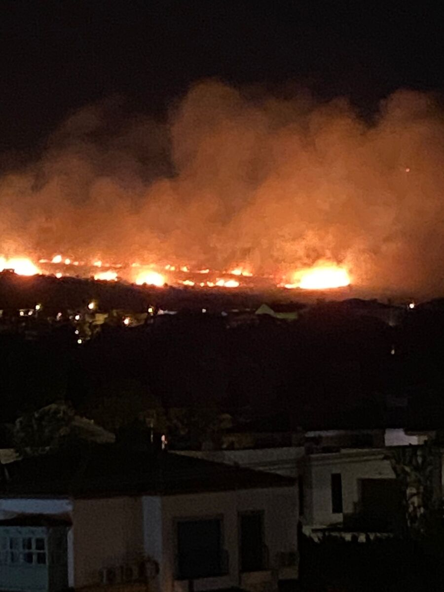Çeşme ilçesine bağlı Reisdere Mahallesi’nde saat 03.00 civarında çıkan yangına