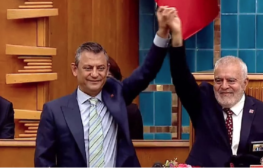 İzmir Milletvekili ve Eski Bakan Müslüm Doğan CHP’ye Katıldı