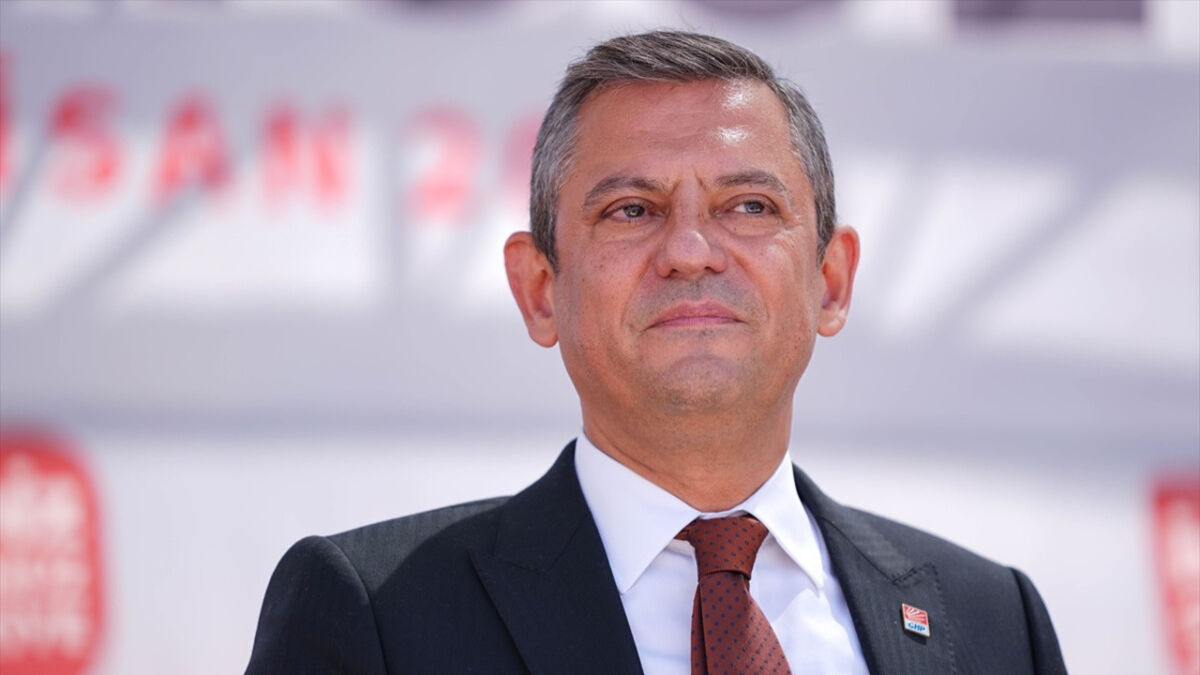 CHP Genel Başkanı Özgür Özel, bir önceki genel başkan Kemal