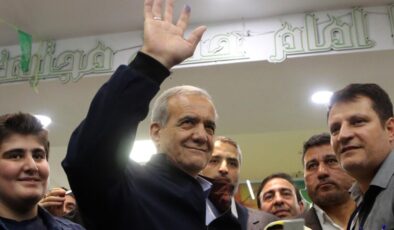 İran seçiminde ‘Türk aday’ Pezeşkiyan ilk sıraya yerleşti