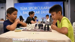 Bornova Belediyesi tarafından düzenlenen Satranç Turnuvası Uğur Mumcu Kültür ve