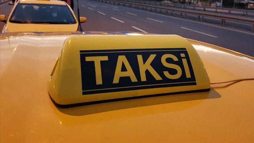 İzmir Büyükşehir Belediyesi Ulaşım Koordinasyon Merkezi (UKOME), taksicilerin zam talebini
