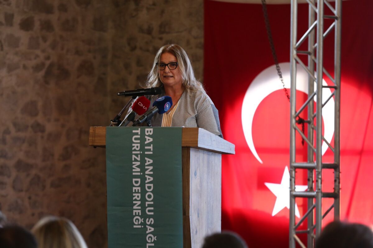 Batı Anadolu Sağlık Turizmi Derneği tarafından düzenlenen Sağlık Turizminin Parlayan