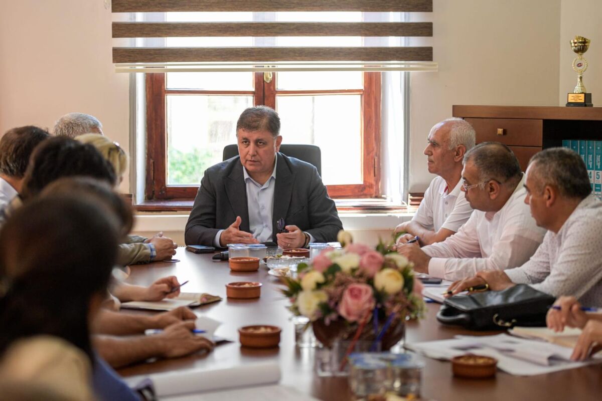 İzmir Büyükşehir Belediye Başkanı Dr. Cemil Tugay, uygarlık tarihinin en
