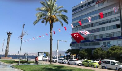 İzmir bayraklarla donatıldı! KKTC’nin Barış ve Özgürlük Bayramı’nın 50. yıl coşkusu