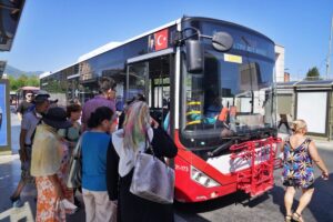 İzmir Büyükşehir Belediye Başkanı Dr. Cemil Tugay’ın, görevdeki ilk 180
