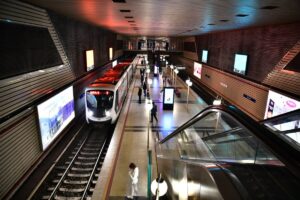 İzmir Metro ve Konak Tramvay hatlarındaki baykuş seferleri, yolcu yoğunluğunun